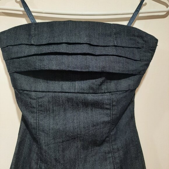 Unique Le Chateau strapless denim dress with pleats - Picture 2 of 12
